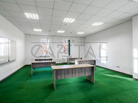 комерційна за адресою Берестейське шосе (Брест-Литовське), 8-А