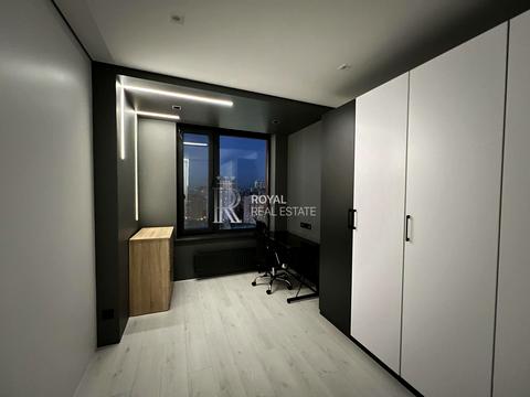 квартира за адресою Дніпровська набережна вул., 18-А