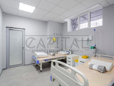 комерційна за адресою Микільсько-Слобідська вул., 8