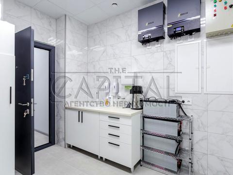 комерційна за адресою Микільсько-Слобідська вул., 8