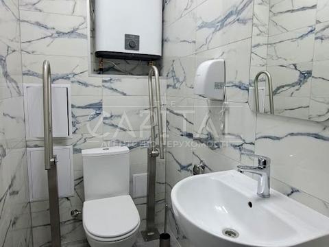 комерційна за адресою Микільсько-Слобідська вул., 8