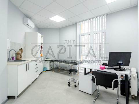 комерційна за адресою Микільсько-Слобідська вул., 8