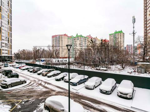 комерційна за адресою Микільсько-Слобідська вул., 8