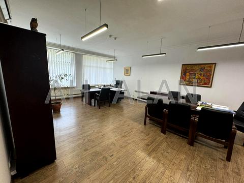 коммерческая по адресу Лукьяновская ул., 1