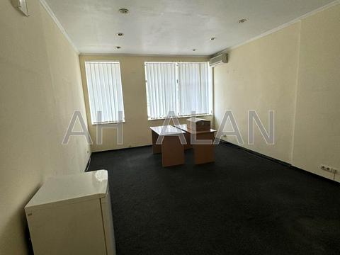 комерційна за адресою Лук'янівська вул., 1