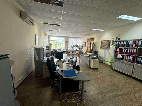 комерційна за адресою Лук'янівська вул., 1