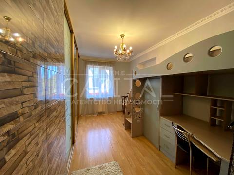 будинок за адресою Богатирська вул.