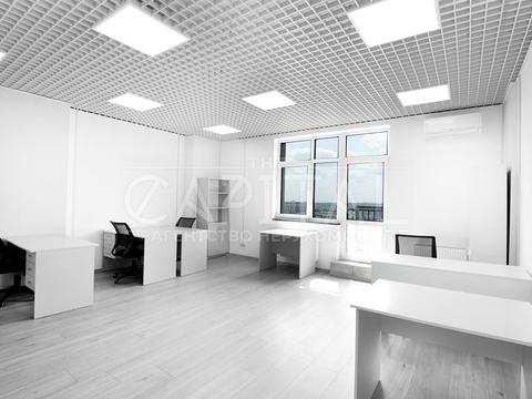 комерційна за адресою Євгена Коновальця вул. (Щорса), 44-А