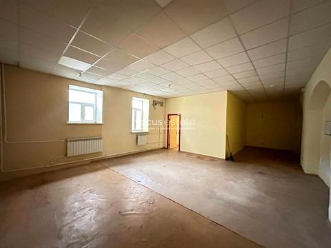 комерційна за адресою Петра Сагайдачного вул., 37