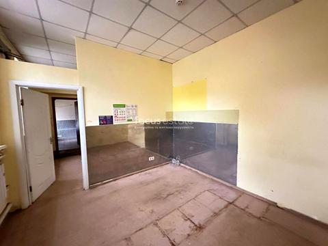 комерційна за адресою Петра Сагайдачного вул., 37