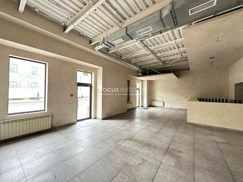 комерційна за адресою Петра Сагайдачного вул., 37