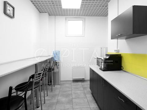 комерційна за адресою Євгена Коновальця вул. (Щорса), 44-А