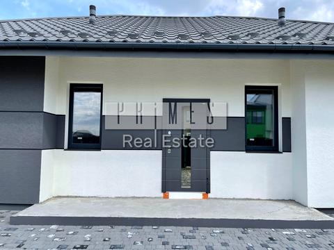 будинок за адресою Озерна вул.