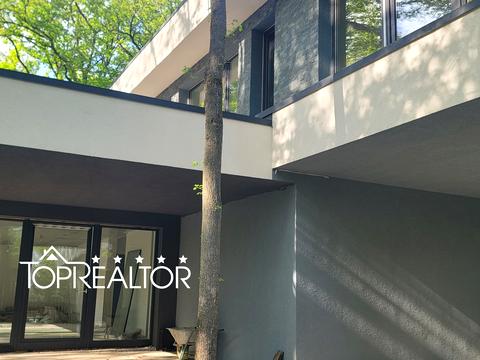 дом по адресу Лесопарковская ул.