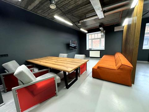 комерційна за адресою Ірининська вул., 5/24