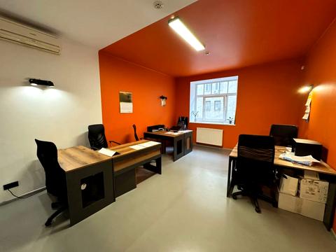 комерційна за адресою Ірининська вул., 5/24