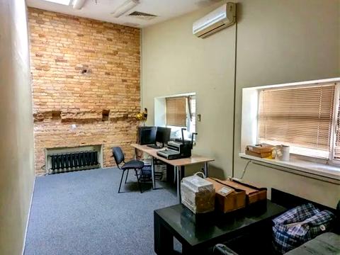 комерційна за адресою Верхній Вал вул., 24