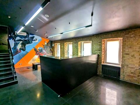 комерційна за адресою Верхній Вал вул., 24