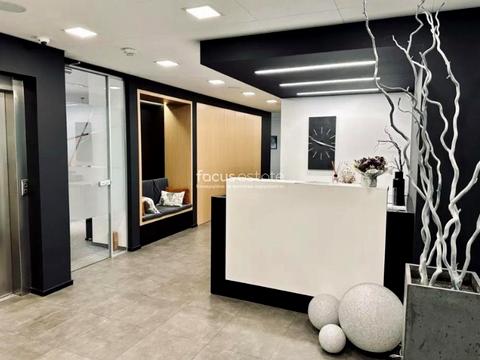 комерційна за адресою Спортивна пл., 3 В