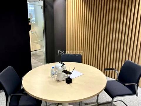 комерційна за адресою Спортивна пл., 3 В