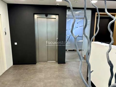 комерційна за адресою Спортивна пл., 3 В