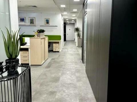 комерційна за адресою Спортивна пл., 3 В