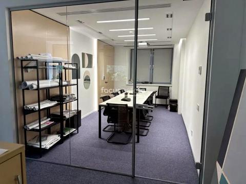 комерційна за адресою Спортивна пл., 3 В