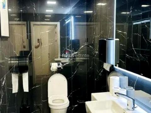 комерційна за адресою Спортивна пл., 3 В