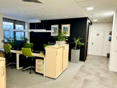 комерційна за адресою Спортивна пл., 3 В