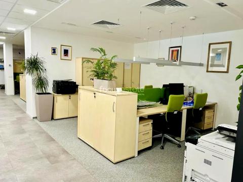 комерційна за адресою Спортивна пл., 3 В