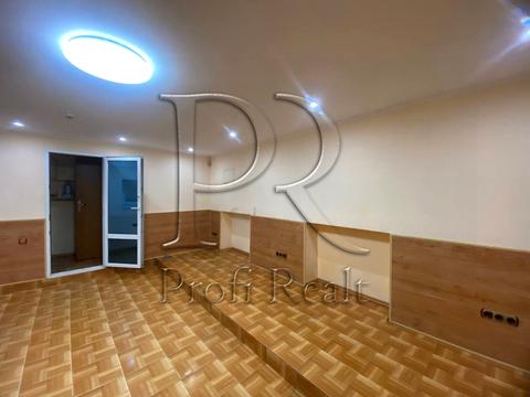 комерційна за адресою Почайнинська вул., 57/59