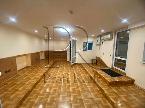 комерційна за адресою Почайнинська вул., 57/59