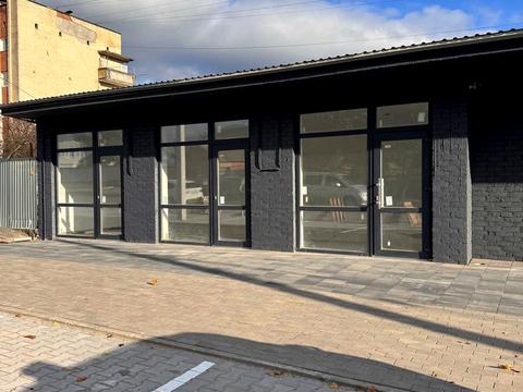 комерційна за адресою Марка Кропивницького вул. (Галана), 4