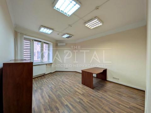 комерційна за адресою Володимира Івасюка просп. (Героїв Сталінграду), 4