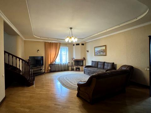 будинок за адресою Академічна вул., 10