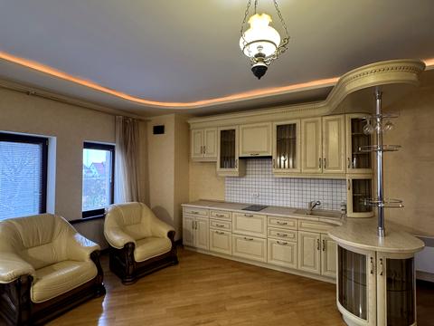 будинок за адресою Академічна вул., 10