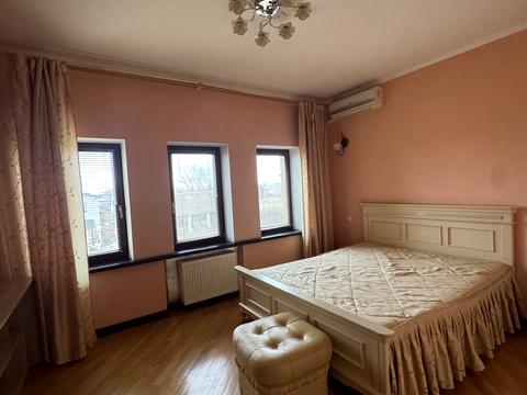 будинок за адресою Академічна вул., 10