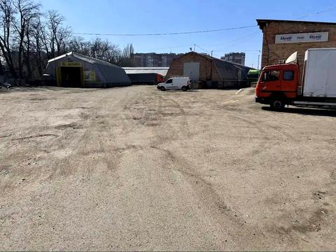 комерційна за адресою Праці просп., 2-А