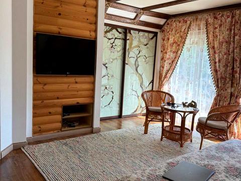 дом по адресу Центральна, 1