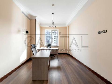 комерційна за адресою Казарменна вул. (Григорія Андрющенка), 4