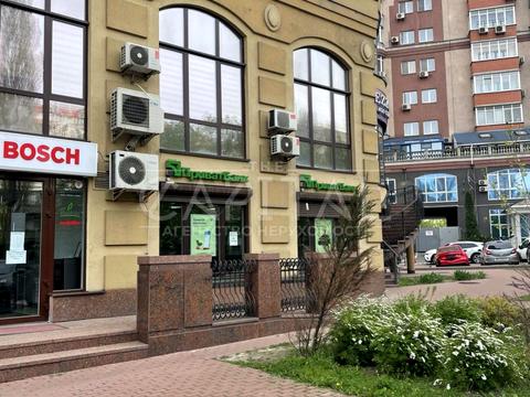 комерційна за адресою В'ячеслава Чорновола вул., 27