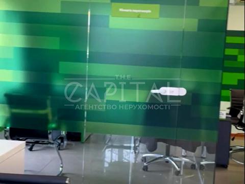 комерційна за адресою В'ячеслава Чорновола вул., 27