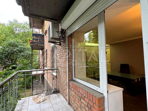 комерційна за адресою Микільсько-Ботанічна вул., 15/17