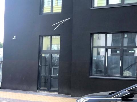 комерційна за адресою Івана Богуна вул., 1