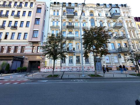 комерційна за адресою Київ, Євгена Чикаленка вул. (Пушкінська), 31