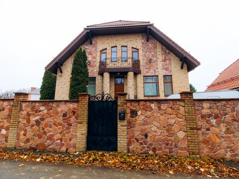 будинок за адресою Сонячна вул., 3