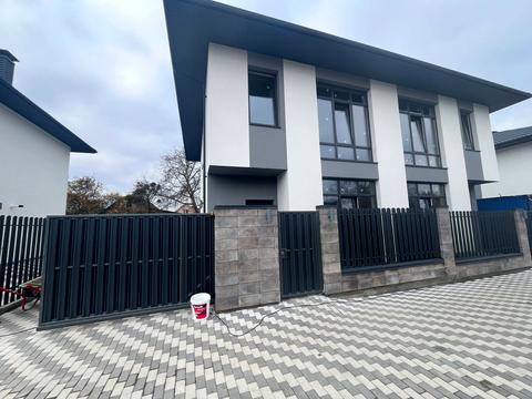 будинок за адресою Івана Багряного вул.