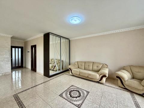 будинок за адресою Головна