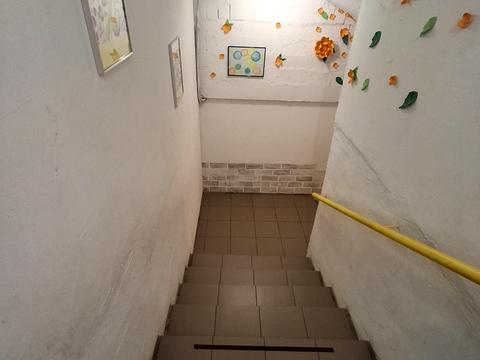 комерційна за адресою Західна вул., 12