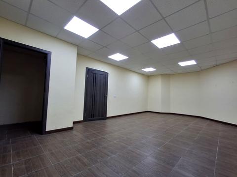 комерційна за адресою Західна вул., 12